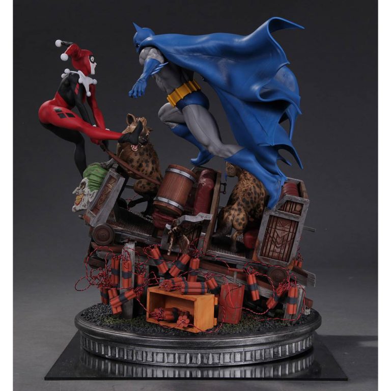 Batman Vs Harley Quinn Battle Statue 