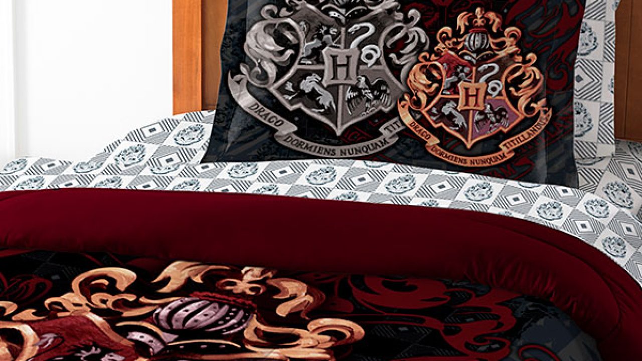 A Harry Potter sheet set that'll have you dreaming of wizarding