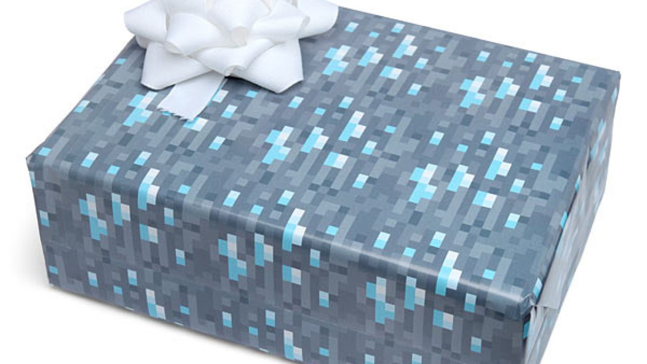 Minecraft and Star Wars custom wrapping paper - Spudart