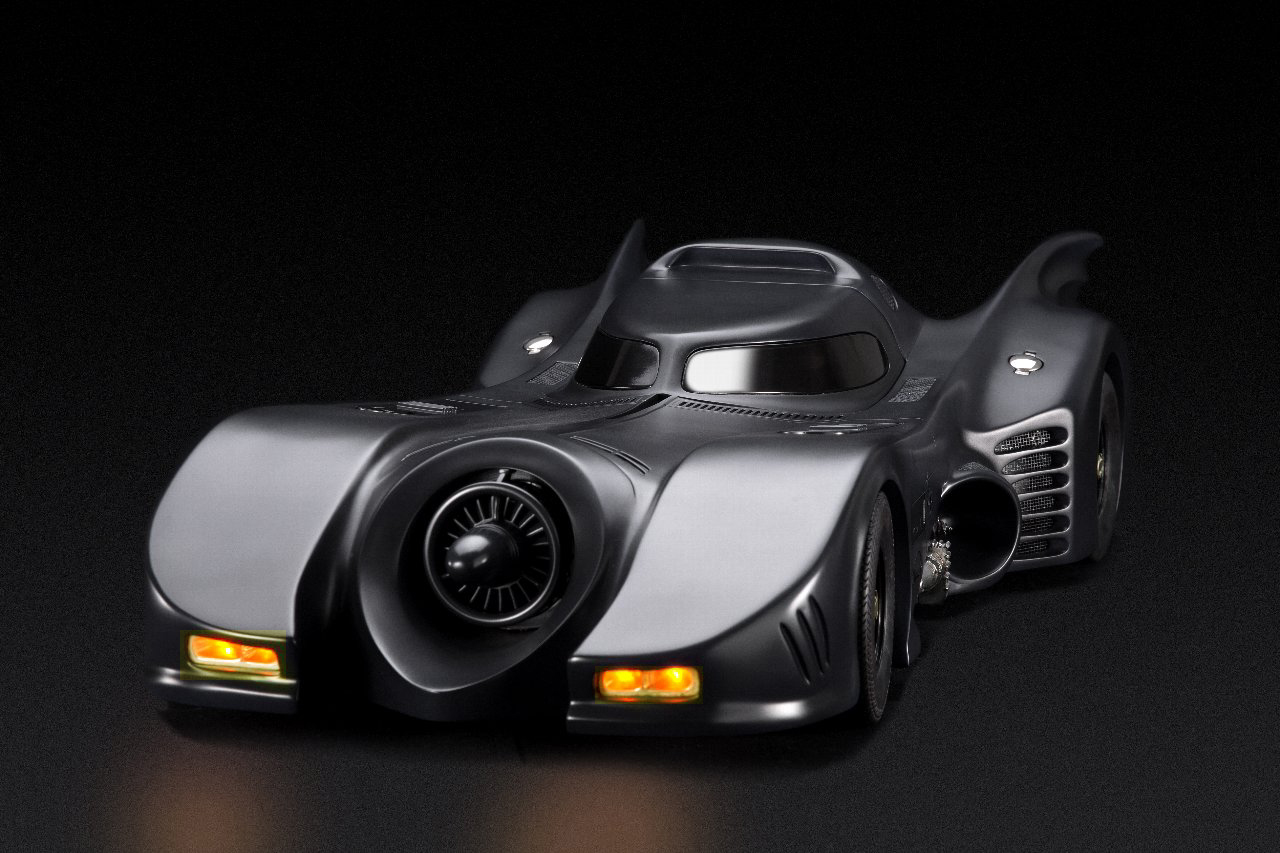 Batman (1989) Batmobile w/ Armor & Batman, 1:24 Scale Vehicle