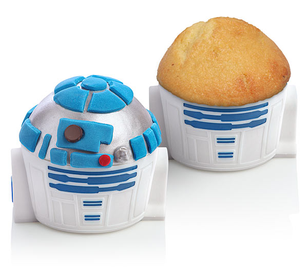 https://www.geekalerts.com/u/Star-Wars-R2-D2-Cupcake-Pan-1.jpg