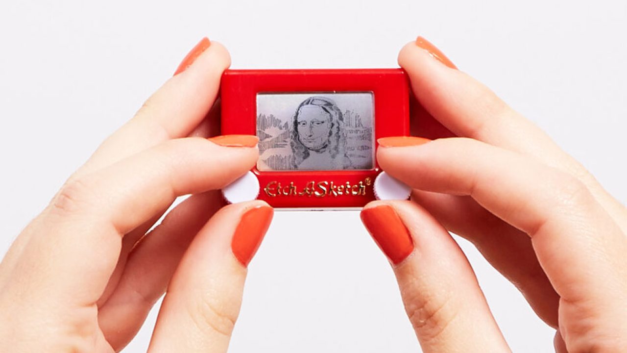World's Smallest Etch A Sketch: A working mini model of the